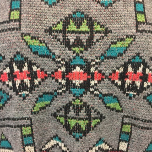 Wet Seal Gray Oversized Tribal Print Sweater Extra Small - Picture 2 of 4